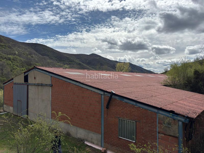 Foto d2f1b8c6-813e-4892-bdab-3564ee2293fa. Nave industrial en Valdepiélago