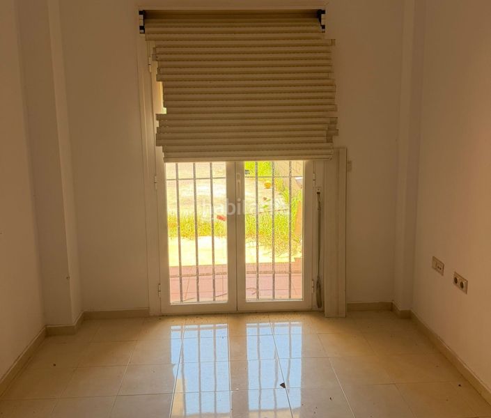 Foto d4653a5a-bbe1-4483-b295-7c7784a2af14. Pis amb aparcament a El Zabal-Santa Margarita Línea de la Concepción (La)