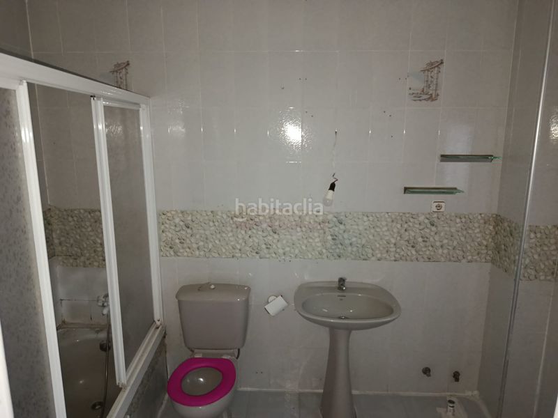 Foto ea98cc31-7f9f-4ea0-90c4-d49cea73d5ef. Casa a Lora del Río