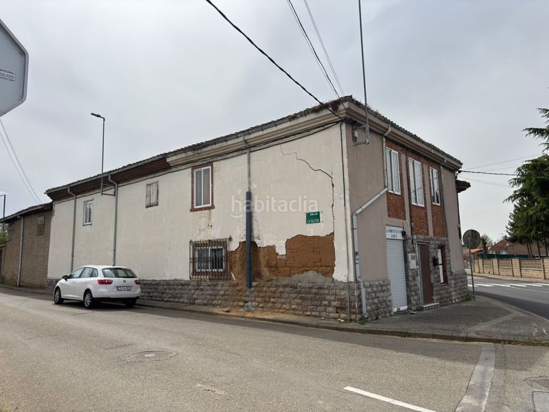 Foto f0435894-b6c3-4445-b9a3-f4b2fef7060e. Masía en Santovenia de la Valdoncina