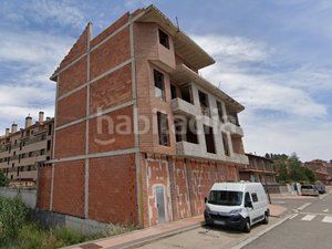 Foto e0e1b04b-9509-4784-b0d7-ffce3f9b4e7f. Edificio in Navarrete