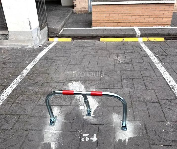 Foto 36754659-7313-412f-a6d8-e9ddfc278e1f. Aparcament cotxe a Haro