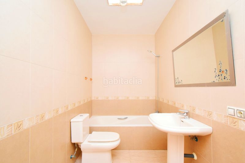 Foto b71f9d64-3db2-40f2-ac13-c8127ec79964. Casa amb aparcament a Berja
