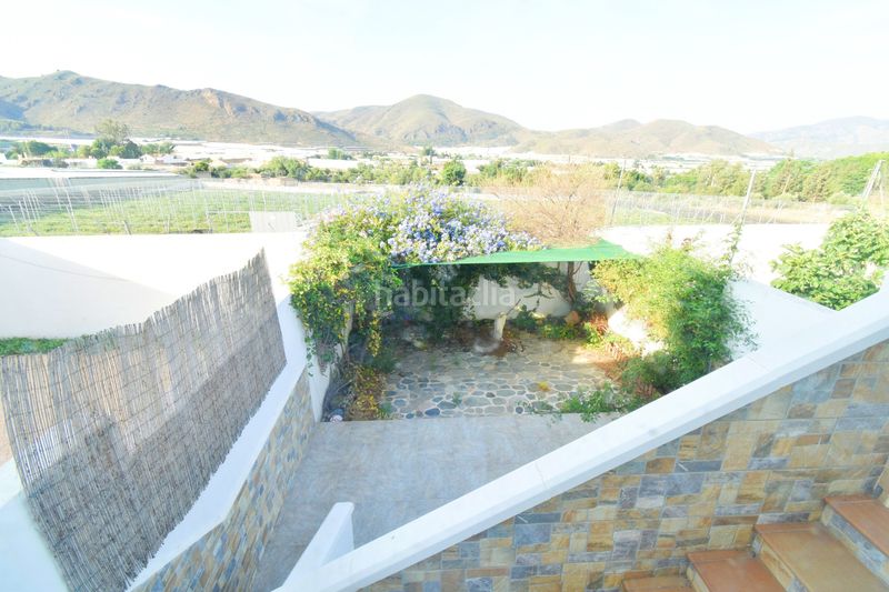 Foto cde4b120-bd26-47ad-9da9-9dd64230bbba. Casa amb aparcament a Berja