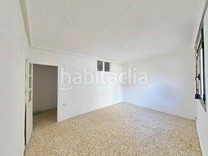 Foto 6f0e0a68-4828-43d8-bbb8-add378eda3f0. Pis a Tarazona