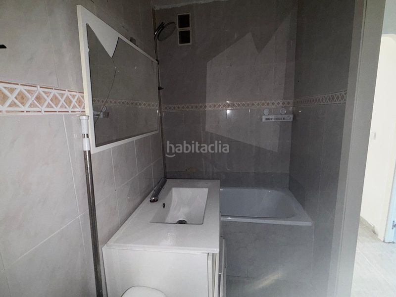 Foto f2e43ce7-7721-4e48-acb1-e4220fa9bafb. Pis a Campclar Tarragona
