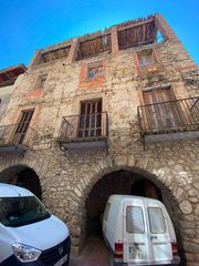 Maison  Carrer santa maria. Casa adosada en  organyà