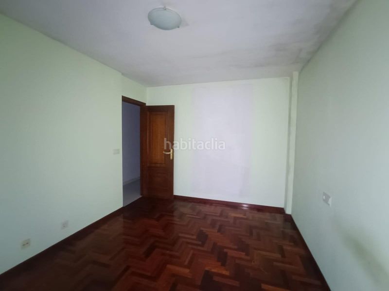 Foto 059d9944-f9f6-40b6-84db-cb72e2f4c8e1. Piso venta de piso + garaje en rúa valiña-san salvador (pontevedra) en Poio
