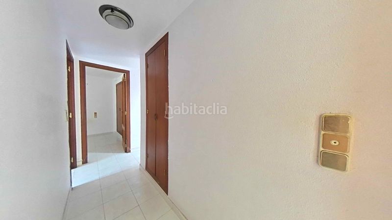 Foto d089b9fe-1fe9-4a02-bbb3-7a090058c5de. Edificio en Tavernes de la Valldigna