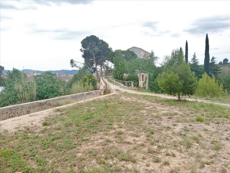Foto dff7ecdc-bc48-49f0-9f78-9370780e5249. Terrain industriel dans Zona Nord Rubí