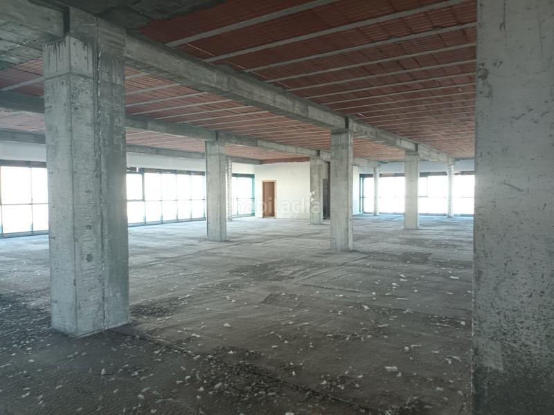 Foto f4fc84e2-06cb-404c-aaf1-7bfa13440a64. Edificio en Cabanillas del Campo