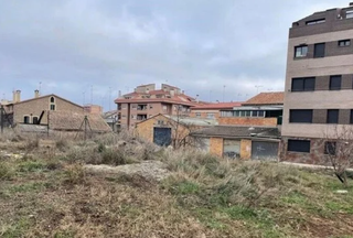 Terreny residencial a Carrer dels germans arnalot 26