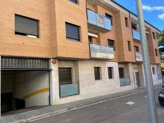 Aparcament cotxe a Manlleu. Garaje venta manlleu