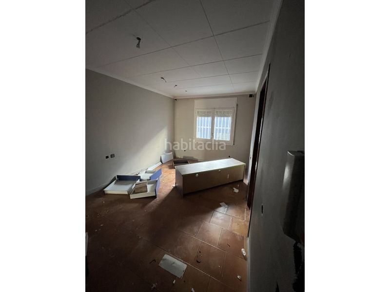 Foto 2e6f4122-d6e3-473a-9880-0ac64697552f. Edifici a Col·legis Nous Mollet del Vallès