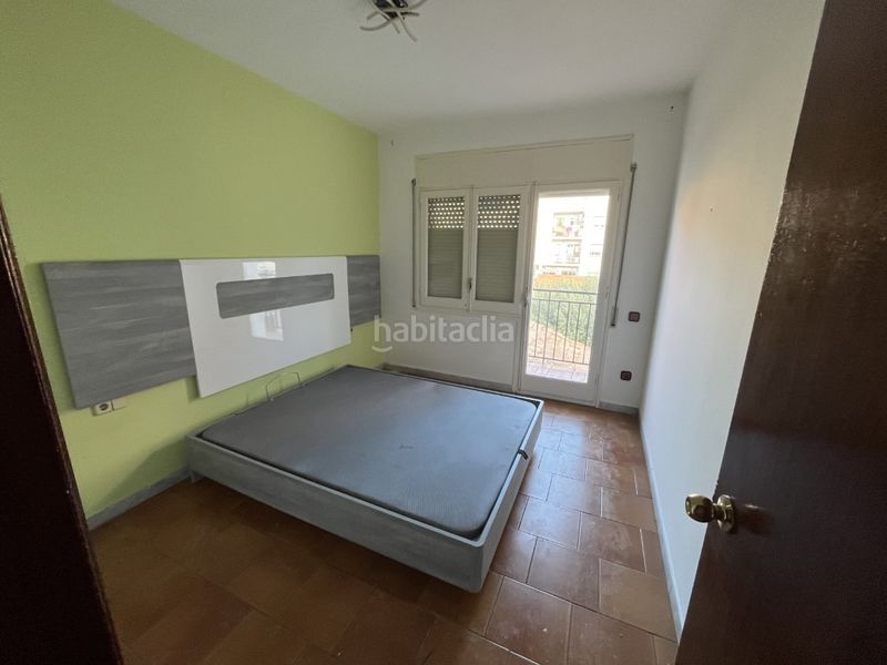 Foto 450db5bd-6ec0-4b7d-b43b-bdc025c26395. Edifici a Col·legis Nous Mollet del Vallès