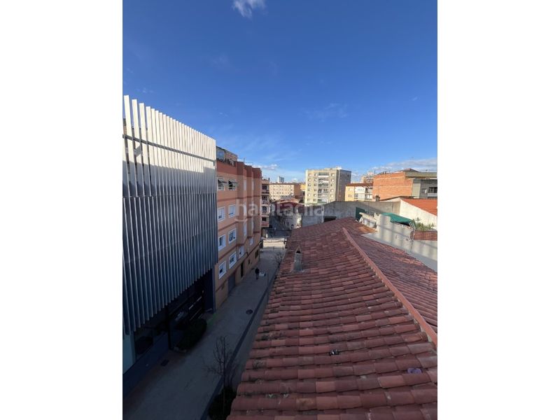 Foto 6c9fe8c2-2827-4cc7-9551-6f0b6f33553d. Edifici a Col·legis Nous Mollet del Vallès