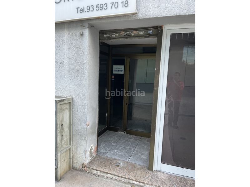 Foto 6de7eb18-ab5f-4005-9719-3a692c6d5eee. Edifici a Col·legis Nous Mollet del Vallès