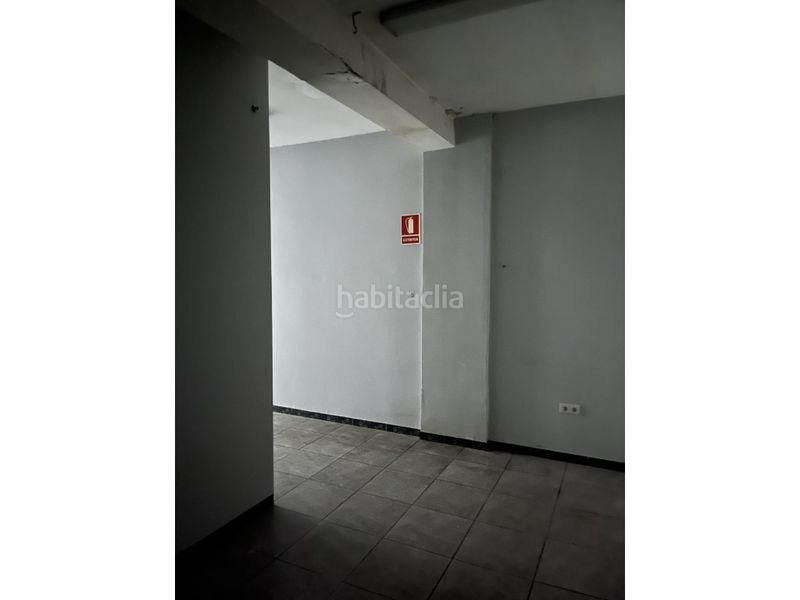 Foto b8606c83-9106-4cfe-b1af-02783d3846cc. Edifici a Col·legis Nous Mollet del Vallès