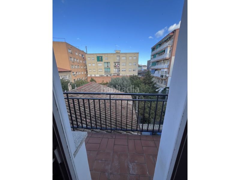 Foto c4225075-9876-4c48-b70e-9fc35610245f. Edifici a Col·legis Nous Mollet del Vallès