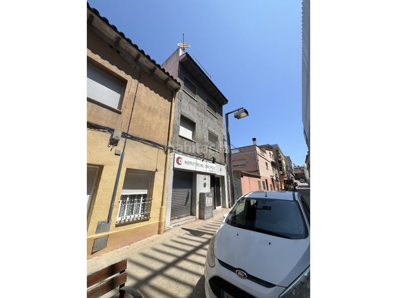 Foto fc5f028a-39a6-416a-9b73-178f340d3d1c. Edifici a Col·legis Nous Mollet del Vallès