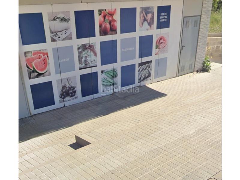 Foto 62fabef2-8f43-41d2-9667-7a88e24c59bc. Parking voiture dans Dosrius poble Dosrius