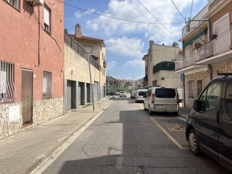 Foto 11125296-2469-4596-8289-892d41c3cff9. Local commercial dans Canovelles