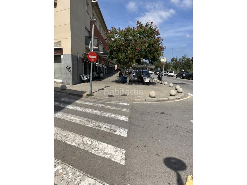 Foto 1ca4d9c6-3590-4e28-b236-d56c9ddfb965. Local commercial dans Canovelles