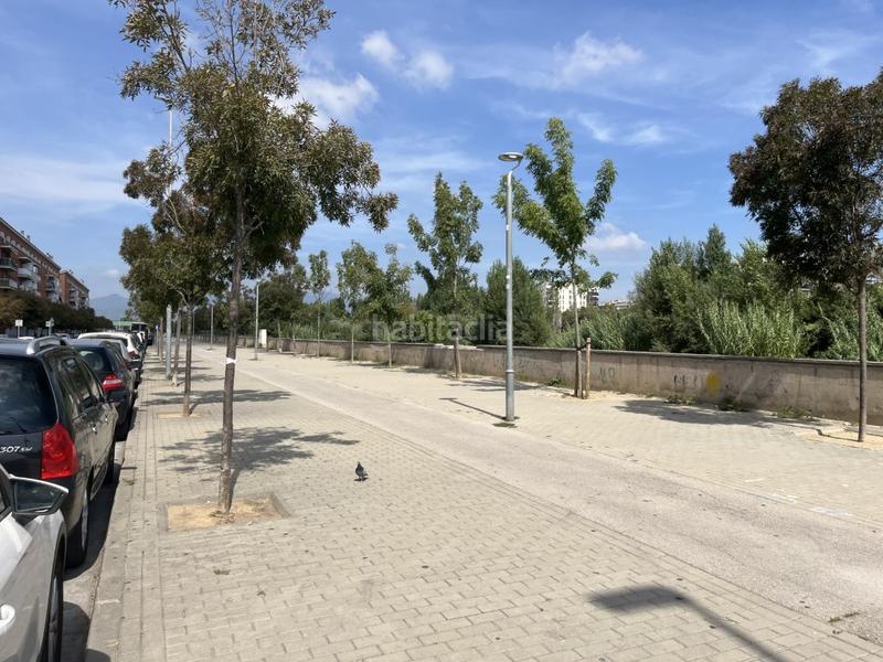 Foto 3f4d2ed3-be7e-4188-8ad7-bfb2b4d9644d. Local commercial dans Canovelles