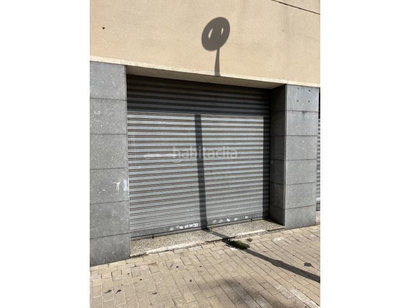 Foto 6b919cb9-5746-4191-b67b-3aa3fd741982. Local commercial dans Canovelles