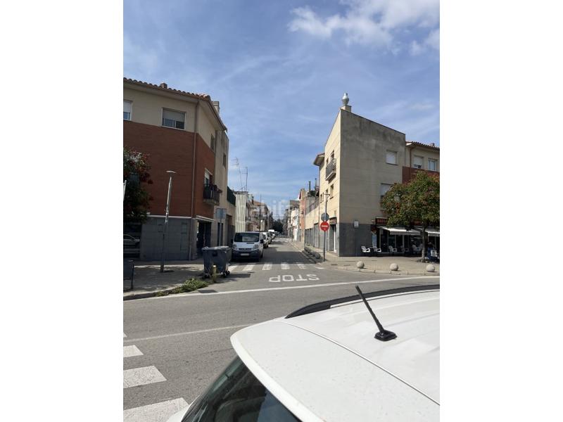 Foto 7c2697f5-08bf-4584-a7a1-9ccf7718882a. Local commercial dans Canovelles