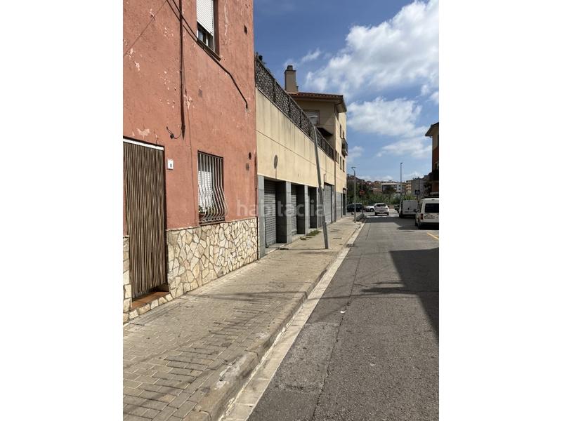 Foto a2998bf6-0bbe-4bb9-b1cf-b2698bda179b. Local commercial dans Canovelles