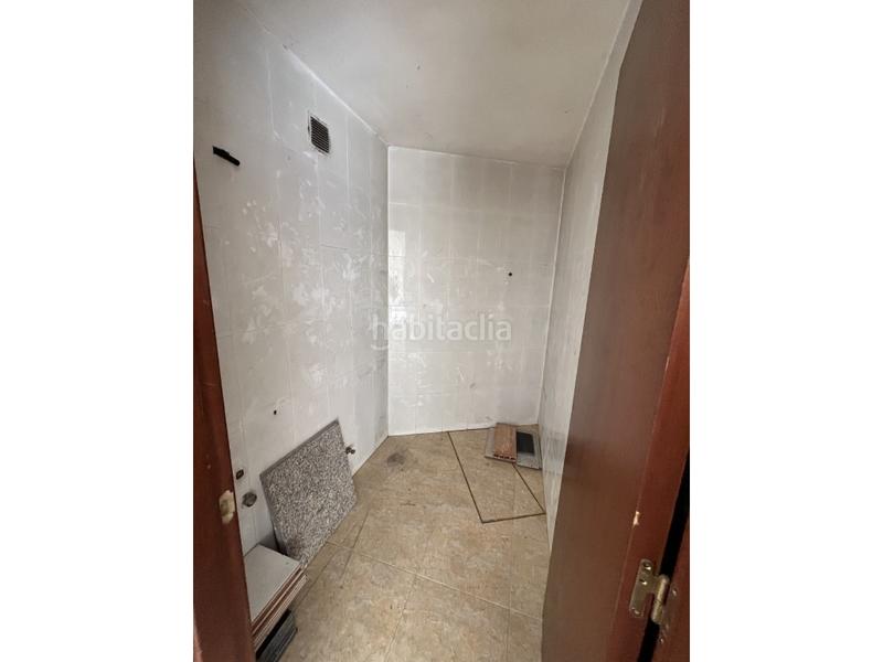 Foto c8b0be9a-6d91-4a3a-8689-74d83ad422d9. Local commercial dans Canovelles