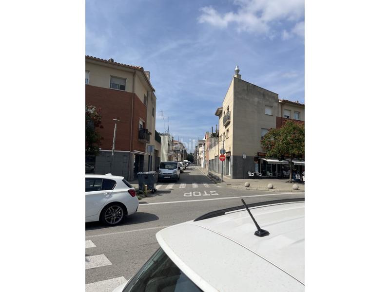 Foto d82df021-569d-4d7c-8141-6c07145e67f3. Local commercial dans Canovelles