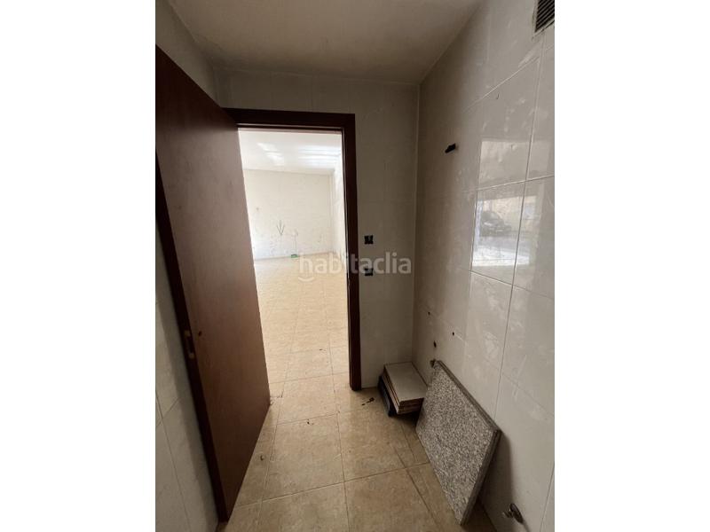 Foto e5ef2d13-4556-4c68-be11-683f5ad71fdc. Local commercial dans Canovelles