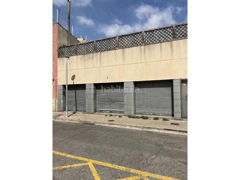 Foto faace659-8e7a-418a-89b1-1bee74711ea7. Local commercial dans Canovelles