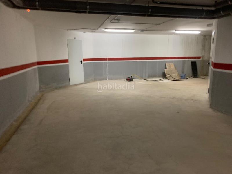 Foto 5bfaa2e0-a07a-490d-bd53-6eebf8fb4e53. Autoparkplatz in Molina (La)