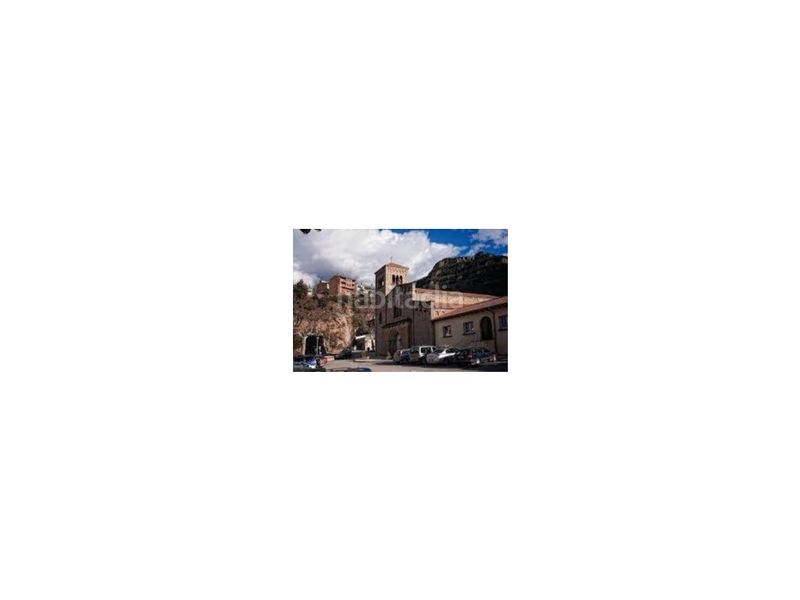 Foto 8cfb53fd-a444-40a8-b748-1cbd9b1f9ef1. Aparcament cotxe a Guardiola de Berguedà