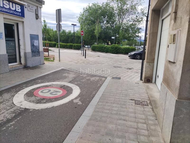 Foto def1f249-3588-45cd-8aed-49186a862d71. Aparcament cotxe a Centre Figueres