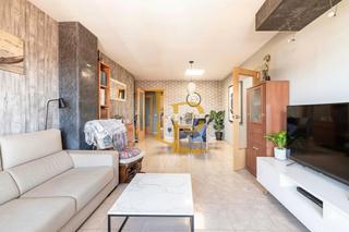 Duplex  Carrer de cavite. Precioso dúplex con vistas despejadas en venta en rubi