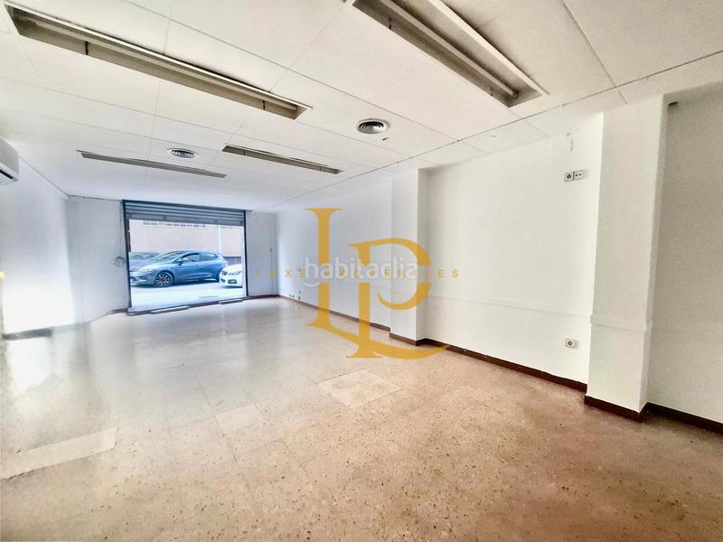 Foto 40762b58-9c86-47f2-b2b3-8302e9e7b7dd. Alquiler local comercial amplio local en alquiler en carretera de terrassa, en Rubí