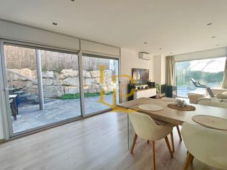 Maison à Castellbisbal. Espectacular casa de diseño de dos plantas con jardín en castell