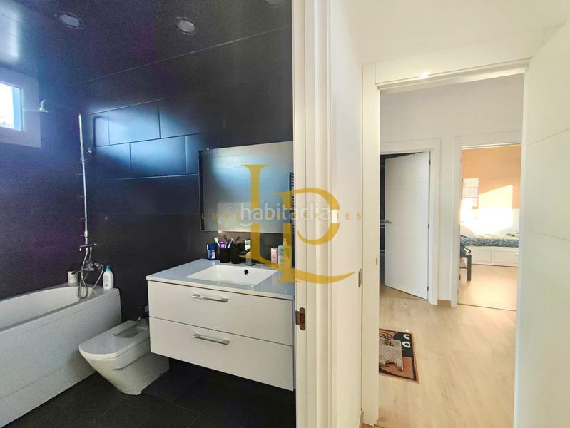 Foto ca19cbe5-d68e-4739-b64c-f4b35a4bc079. Casa amb xemeneia calefacció a Castellbisbal
