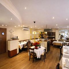 Local Comercial a Sant Andreu de la Barca. Restaurante consolidado en pleno funcionamiento — oportunidad ún