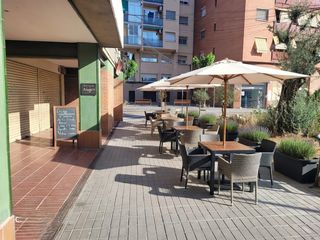 Business premise in Sant Andreu de la Barca. Restaurante consolidado en pleno funcionamiento — oportunidad ún