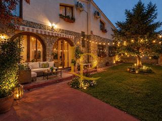 Casa  Passeig la masia. Espectacular casa con piscina y un precioso jard�n en urbanizaci