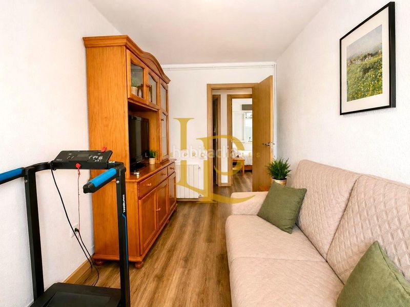 Foto 23244bc6-7bfe-4675-8686-bfe6feebc48e. Pis amb calefacció a Centre Rubí