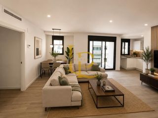 Duplex in La Cogullada. Ático dúplex a estrenar con terraza, aerotermia y excelentes cal