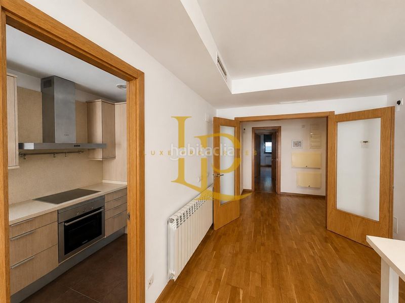 Foto ea7dd1a8-f612-4fe5-bd7b-bb24b90e6db2. Pis amb calefacció aparcament a Centre Ripollet