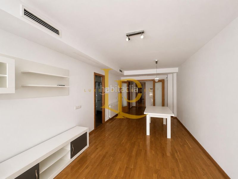 Foto fe3c2da4-bd23-4820-ba60-53b8caa1bb8d. Pis amb calefacció aparcament a Centre Ripollet
