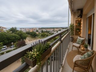 Pis a Els Pavos. Espacio, luz y confort: piso de 2 habitaciones con balcón en bla